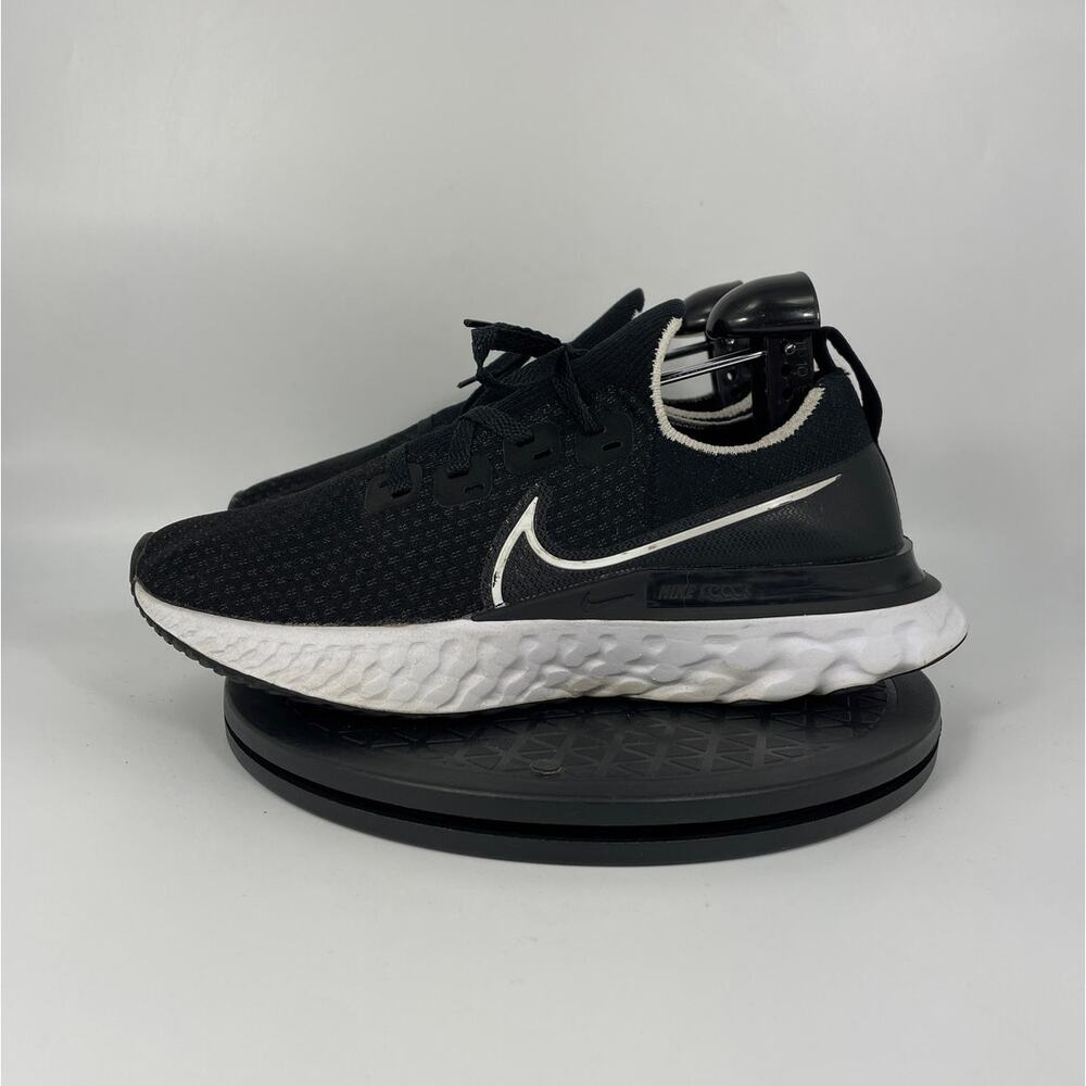 Womens Nike Infinity React Running Shoes Size 9 Black White